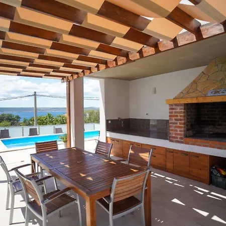 3 Bedroom With Heated Pool & Sea View - Ae1308