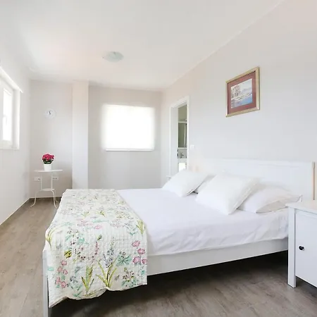 3 Bedroom With Heated Pool & Sea View - Ae1308 Вилла