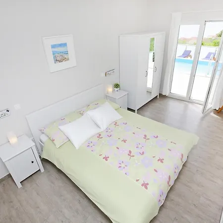 3 Bedroom With Heated Pool & Sea View - Ae1308 * Ясенице